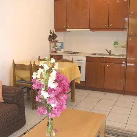 Soleiliosonne, Haus Paris Apartament Ermioni