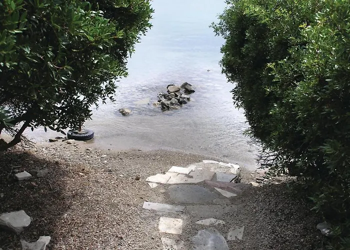 Soleiliosonne, Haus Paris Эрмиони